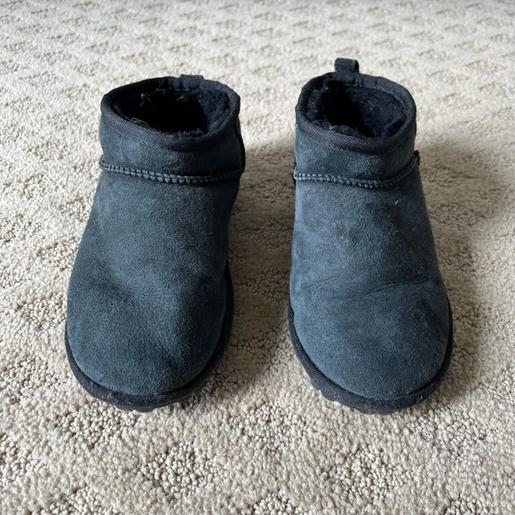 Kids Shearling Ankle Boot - Picture 2 of 5